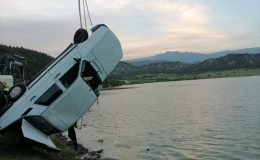Durağan ‘da Otomobil Gölete Düştü 1 Kişi Hayatını Kaybetti