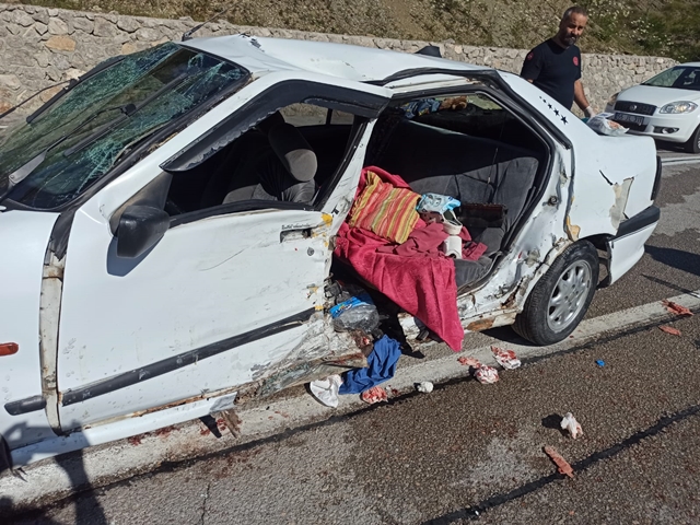 Boyabat Sinop yolundaki  kazada  1 çocuk hayatını kaybetti 7 kişi yaralandı !1