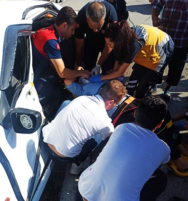 Boyabat Sinop yolundaki  kazada  1 çocuk hayatını kaybetti 7 kişi yaralandı !3