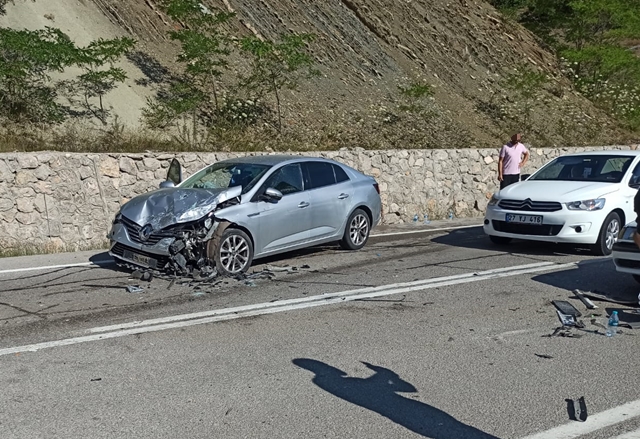 Boyabat Sinop yolundaki  kazada  1 çocuk hayatını kaybetti 7 kişi yaralandı !6