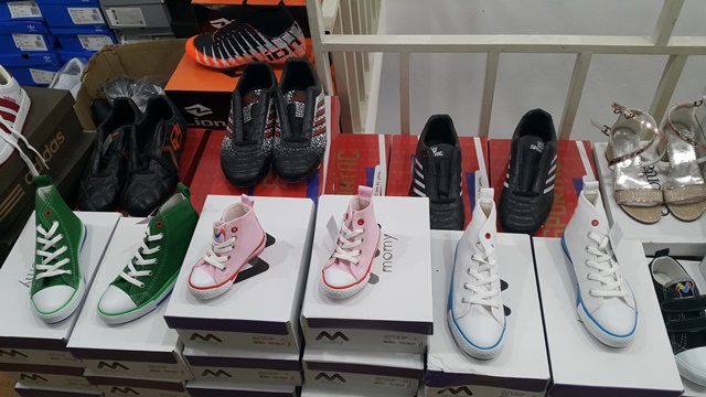 Boyabat Şık Ayakkabı Mağazasın da Öğrenciler İçin Sezona Uygun Yeni Çeşitler Gelmiştir55
