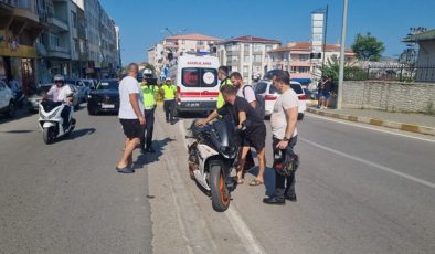 Sinop’ta motosiklete çarpan araç sürücüsü olay yerinden kaçtı