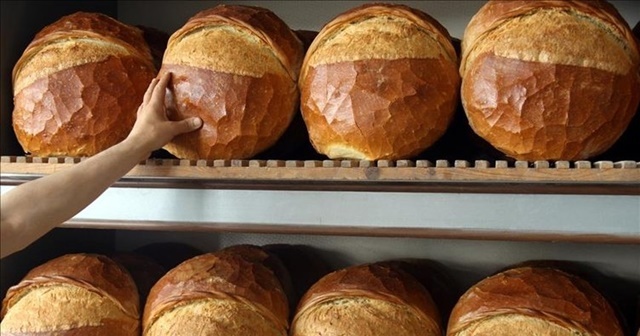 Trabzon Vakfıkebir Ekmeği Boyabat Yetişal Ekmek fırınımızdan kısaca Trabzon ekmeği olarak tanımlanan Trabzon Vakfıkebir ekmeğini temin edebilir. Boyabat Yetişal Ekmek fırınımızdan temin edeceğiniz Trabzon Ekmeğini evinizde taze olarak 2-3 gün bekletebilirsiniz. Vakfıkebir ekmeğinin en önemli özelliği taş fırınlarda ve odun ateşi ile pişirilmesidir. Afiyet Olsun3
