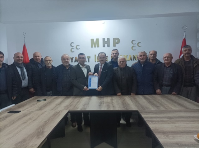 İşadamı İsmail Büyükkayıkçı Boyabat Belediye Başkan aday adaylığı için başvurusunu bugün MHP ilçe başkanlığına yaptı414