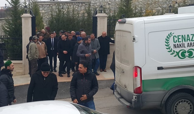 Ayşe Zahide Küçükbaş bugün Boyabat şehir mezarlığında toprağa verildi25
