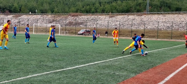 Boyabat Çeltikspor ve Saryeşspor bugün Boyabat Daylı stadında karşı karşıya geldiler. Karşılaşma 4-1 sona erdi.11