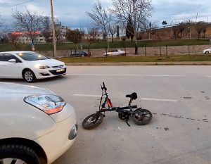 Boyabat’ta Otomobil Bisikletle Çarpıştı 1 Yaralı