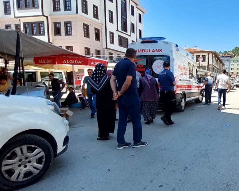 Boyabat Hal Yerinde Elektrikli Bisikletle Trafik Kazası 1 Yaralı66