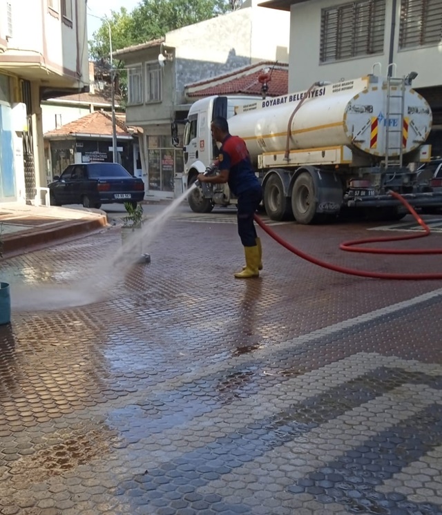 Vatandaşı rahatsız Eden Toz Bulutlarıyla Boyabat İtfaiyesi Mücadele Yaptı