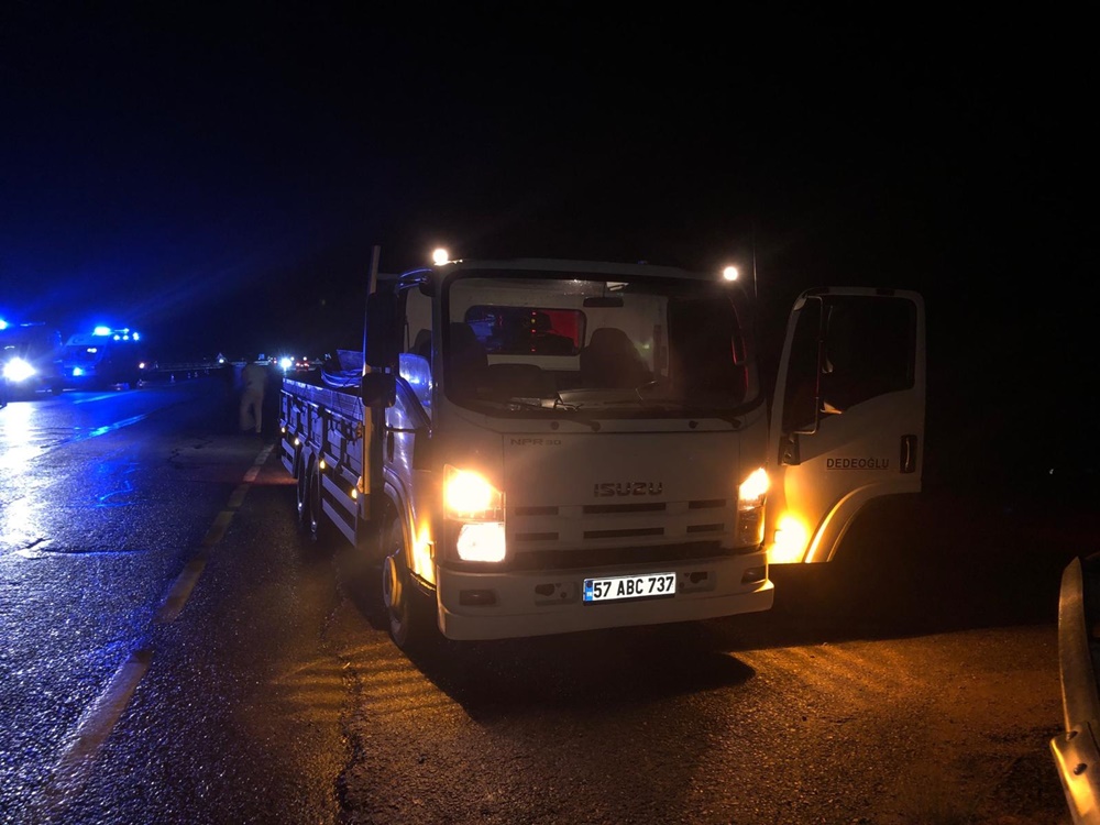 Sinop Boyabat Üzümlü Mevki Trafik Kazası 5 Yaralı44