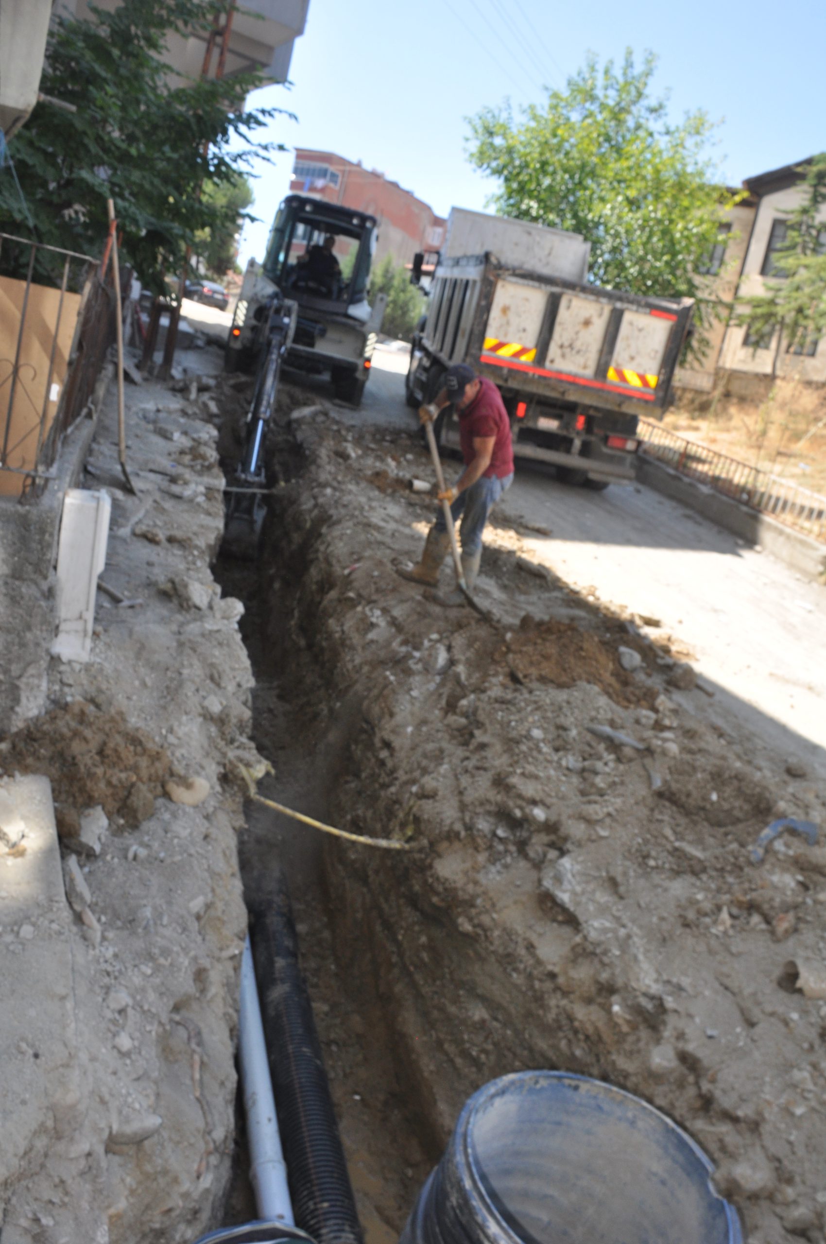 Boyabat Belediyesi Kanalizasyon borularını yeniliyor89