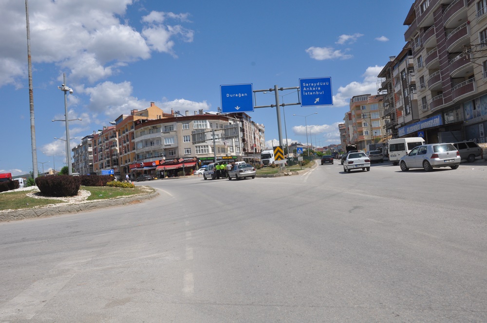 Boyabat'taki Kontrolsüz Kaza Kavşağında Kazalar Bitmiyor55