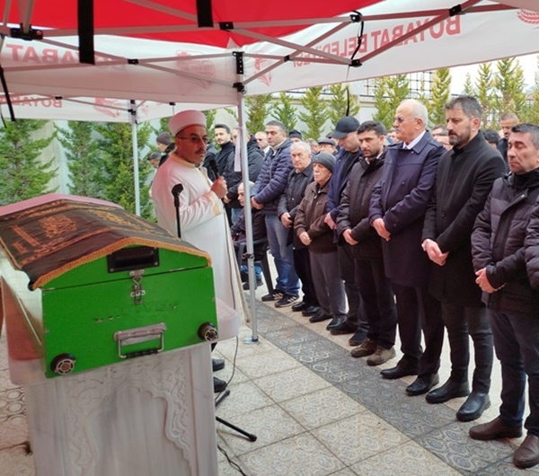 Zincirli kuyu mahallesinde oturan. Orta çarşı esnaflarından Hastanede çalışan Kubilay