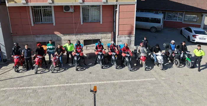 Motosiklet Sürücülerine Hayat Kurtaran Eğitim 15 Motosiklet Sürücülerine Hayat Kurtaran Eğitim111