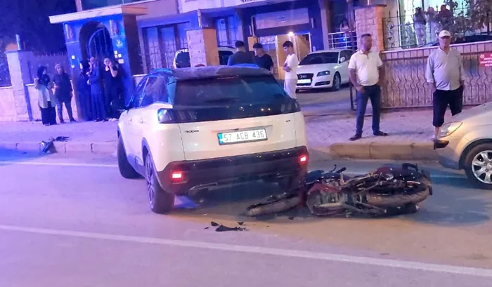 Boyabat'ta Trafik Kazası: Motosiklet Sürücüsü Yaralandı