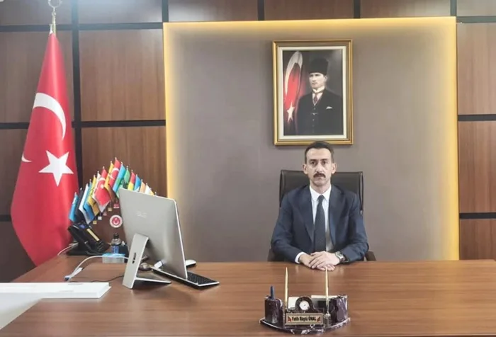 Saraydüzü Kaymakamlığına Yeni Atama: Fatih Rüştü Ünal Görevine Başladı