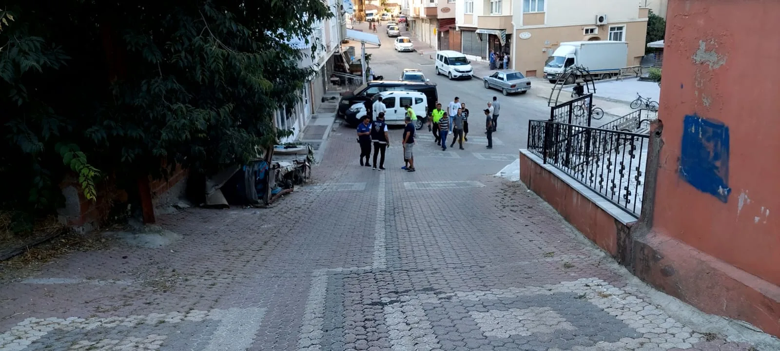 Kediye Çarpmamak İsteyen Minik Çocuk Faciadan Döndü!Kediye Çarpmamak İsteyen Minik Çocuk Faciadan Döndü!