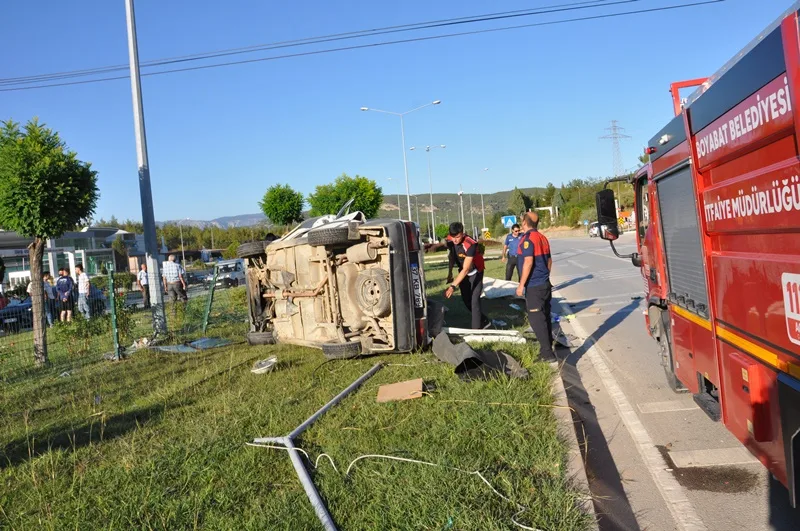 Boyabat Otogar Kavşağı Yakınında Kaza bir yaralı 2 Boyabat Otogar Kavşağı Yakınında Kaza bir yaralı11