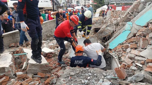 Boyabat'ta Nefes Kesen Deprem Tatbikatı: Gerçeğini Aratmadı!12014