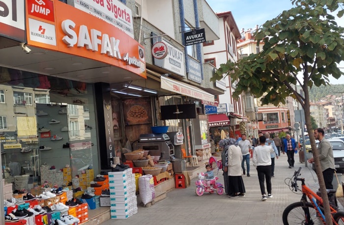 Boyabat Şafak Ayakkabı,  ayaklarınızı şımartacak, stilinizi zirveye çıkaracak yepyeni bir