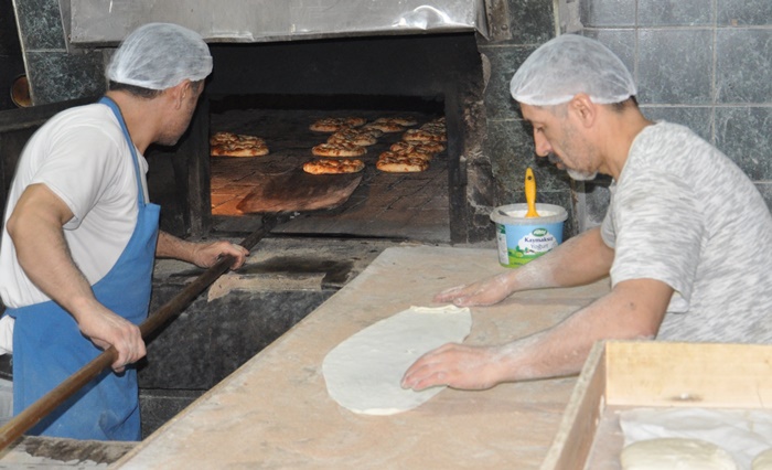 sinop boyabat KaraFirinEkmek NasipEkmekFirini. FilimdekiFirin Boyabat Ekmegi ekmek pitil pide458778242
