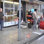 Esnafın Yangın Tüpü Otomobili Kurtardı