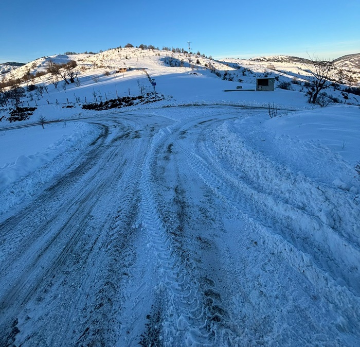 boyabat koyleri kar buzlanma krayder yol durumu.jpg475241