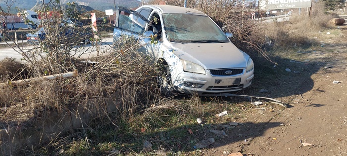Boyabat Karacaören’de  Kaza Hava Yastıkları Açıldı, Sürücü Yara Almadan Çıktı
