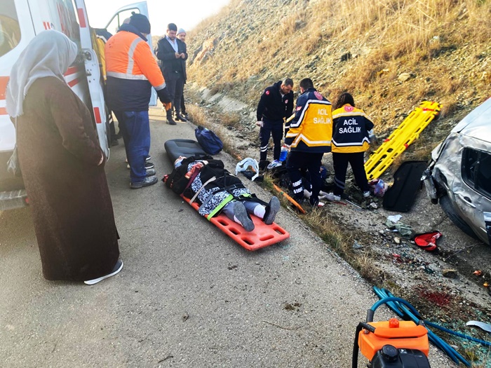 sinop boyabat trafik kazasi 5 yarali 56.jpg45